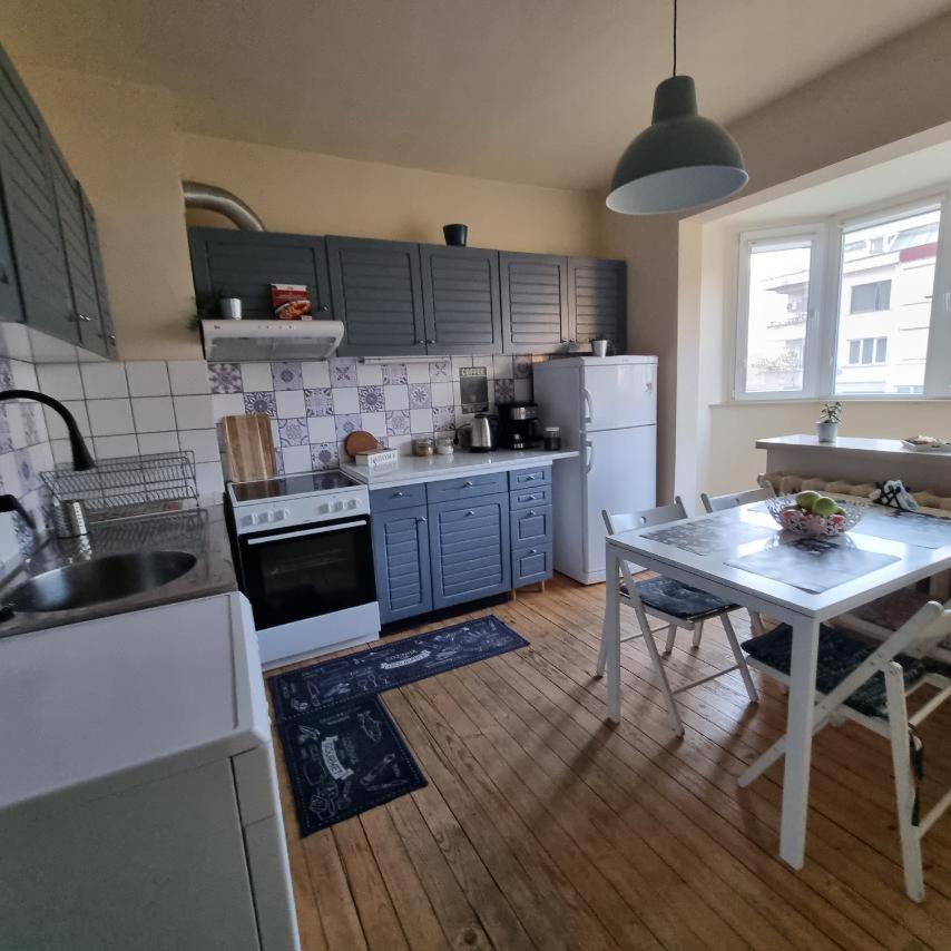 Spacious 3 Bedroom Apartment, Close To Metro Station 소피아 외부 사진