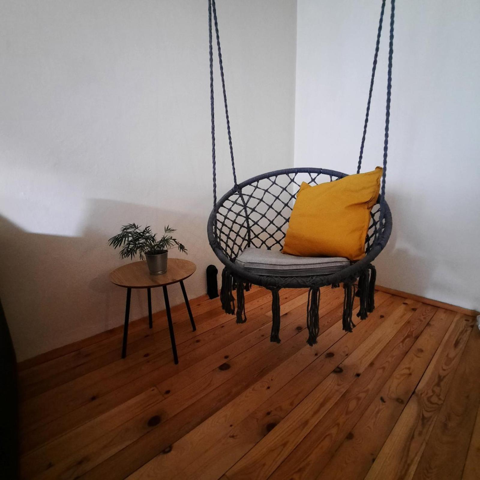 Spacious 3 Bedroom Apartment, Close To Metro Station 소피아 외부 사진
